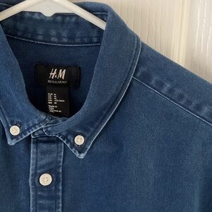 H&M Washed Denim Button Down Shirt Size M